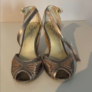 Seychelles Stylish Women's Heels in Bronze